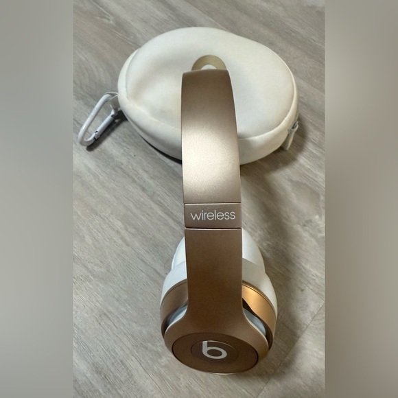 Beats by Dr. Dre Solo³ Wireless Headphones gold - Picture 14 of 16